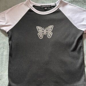 Faded rose shirt with butterfly diamonds in the front